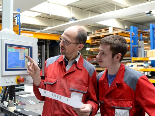 SP__Management's tweet photo. Zugang zur Ausbildung ist für viele Jugendliche schwierig: Im Prinzip ist die Lehre als… www.​springerprofessional.​de/aus--und-weiterbildung/talentmanagement/zugang-zur-ausbildung-ist-fuer-viele-jugendliche-schwierig/53165274 #Management #Führung #SpringerProfessional https://t.co/a9sKe3kMsq