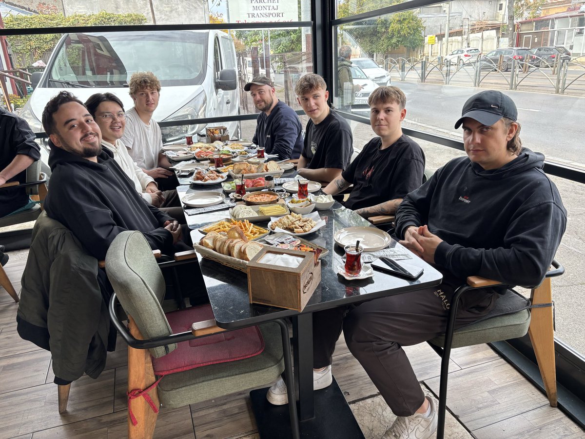misteroverreact's tweet photo. Partnerlik ✅
Börek buff ✅
PGL ⌛️ https://t.co/DbXcMWD4Zp