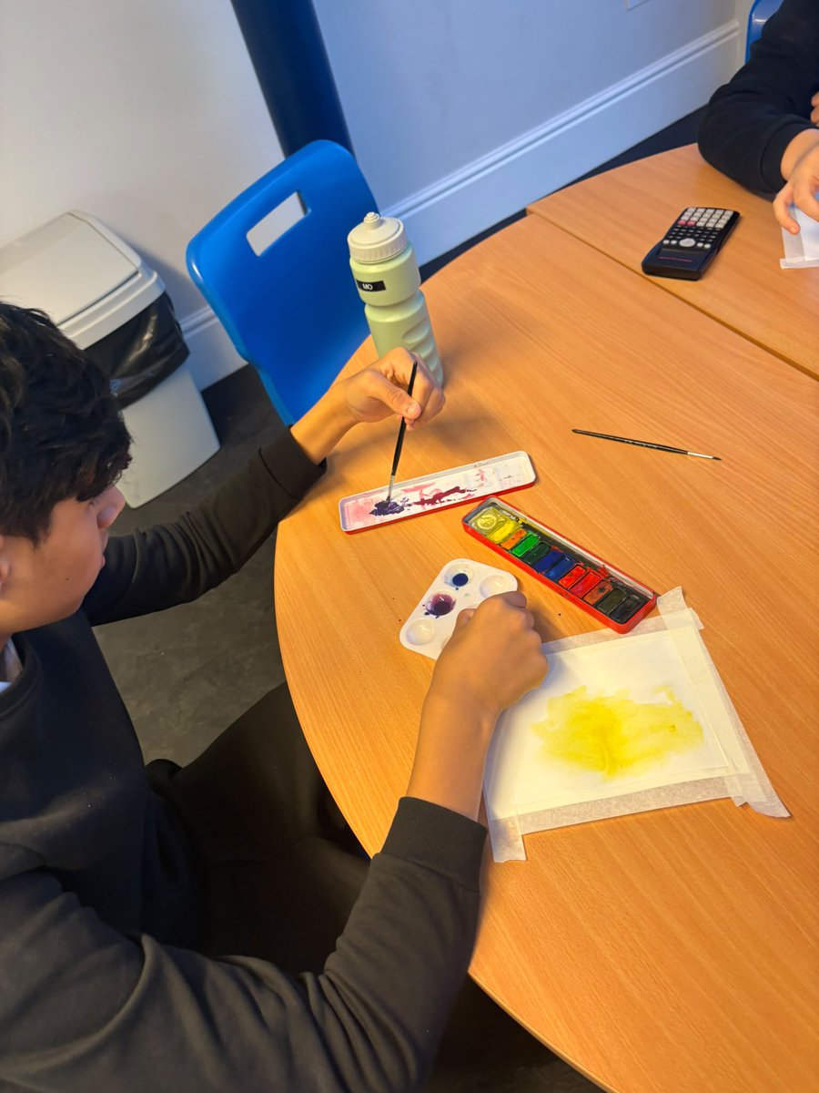reintegreat's tweet photo. This morning, our KS3 Group thoroughly enjoyed their Creative Arts lesson and were fully engaged in creating beautiful watercolour artwork 🎨🖌️💧✨
#CreativeArts #WatercolourArt #KS3 #LearningThroughArt #SchoolLife https://t.co/gkLcOrWAqR