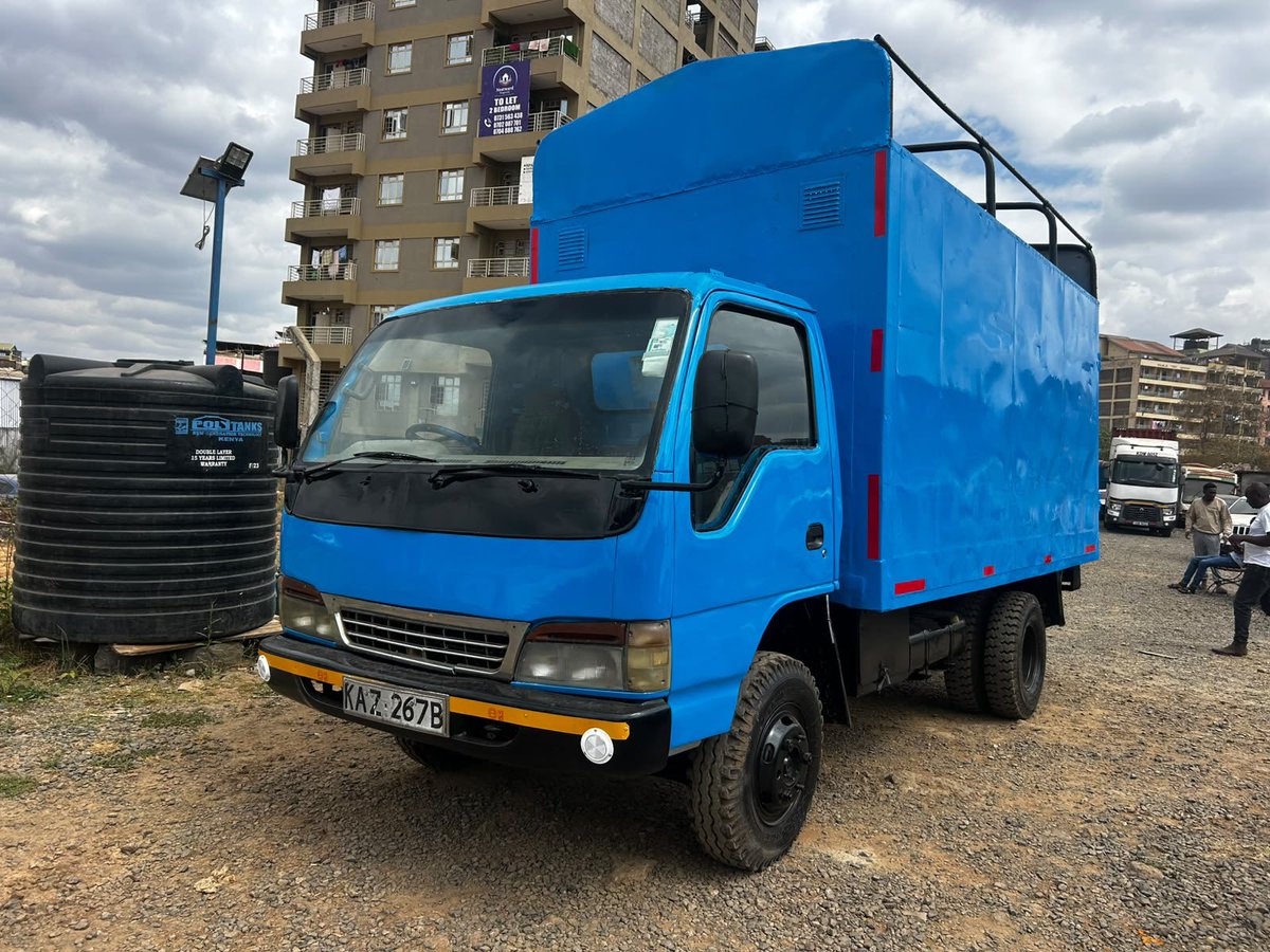 Evansknti's tweet photo. This lorry is up for grabs at only 
780,000~ONO
Call or WhatsApp 0757753782 https://t.co/YAkjPW48Wo