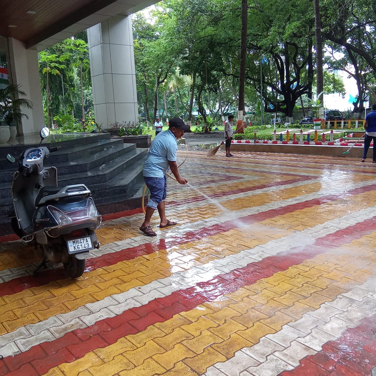 IIP_Packaging's tweet photo. The Indian Institute of Packaging (IIP), Mumbai, actively participated in Swachhata Pakhwada – Special Campaign 6.0 by undertaking cleanliness drives and campus beautification initiatives. From promoting cleanliness and hygiene to enhancing the greenery and overall appearance of the campus, IIP continues to strive towards a cleaner, greener, and more sustainable environment. 🌱♻️

#IIPMumbai #SwachhataPakhwada #SpecialCampaign6 #SwachhBharat #CleanIndiaGreenIndia #CleanCampus #SustainableIndia #GovernmentOfIndia