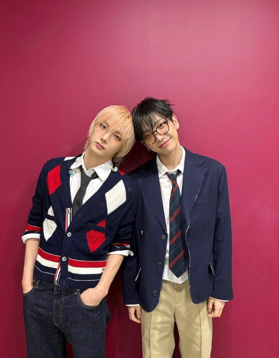 bbakbbak0's tweet photo. 아 헐😍 https://t.co/mkAhq8SoJl