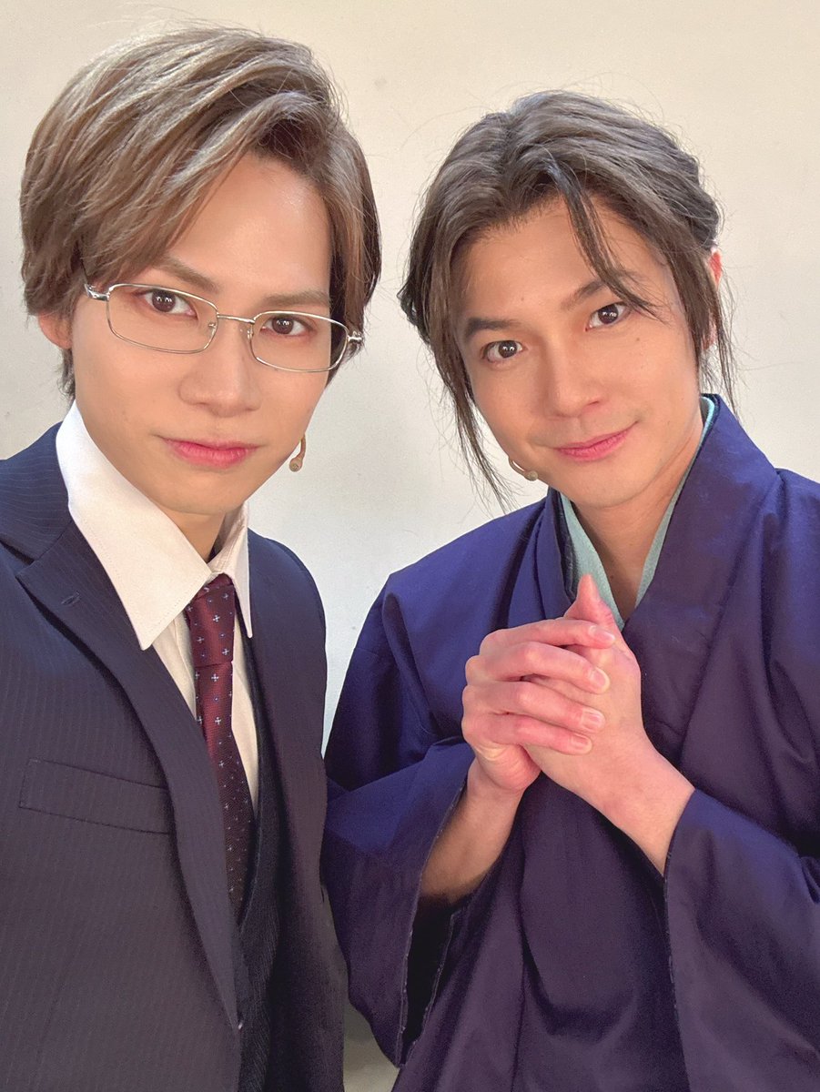 2BA_yuu's tweet photo. 本日もミュージカル「鹿楓堂よついろ日和」ご観劇ありがとうございました！

本日誕生日を迎えた鹿楓堂の「永江ときたか」君を演じる平野良さんと✨

劇場のお客様とキャスト陣で、ときたかの誕生日をみんなでおめでとうって祝う空間がとても優しい時間でした😌

#鹿楓堂よついろ日和
#よついろ日和 https://t.co/JZBtFAT10s