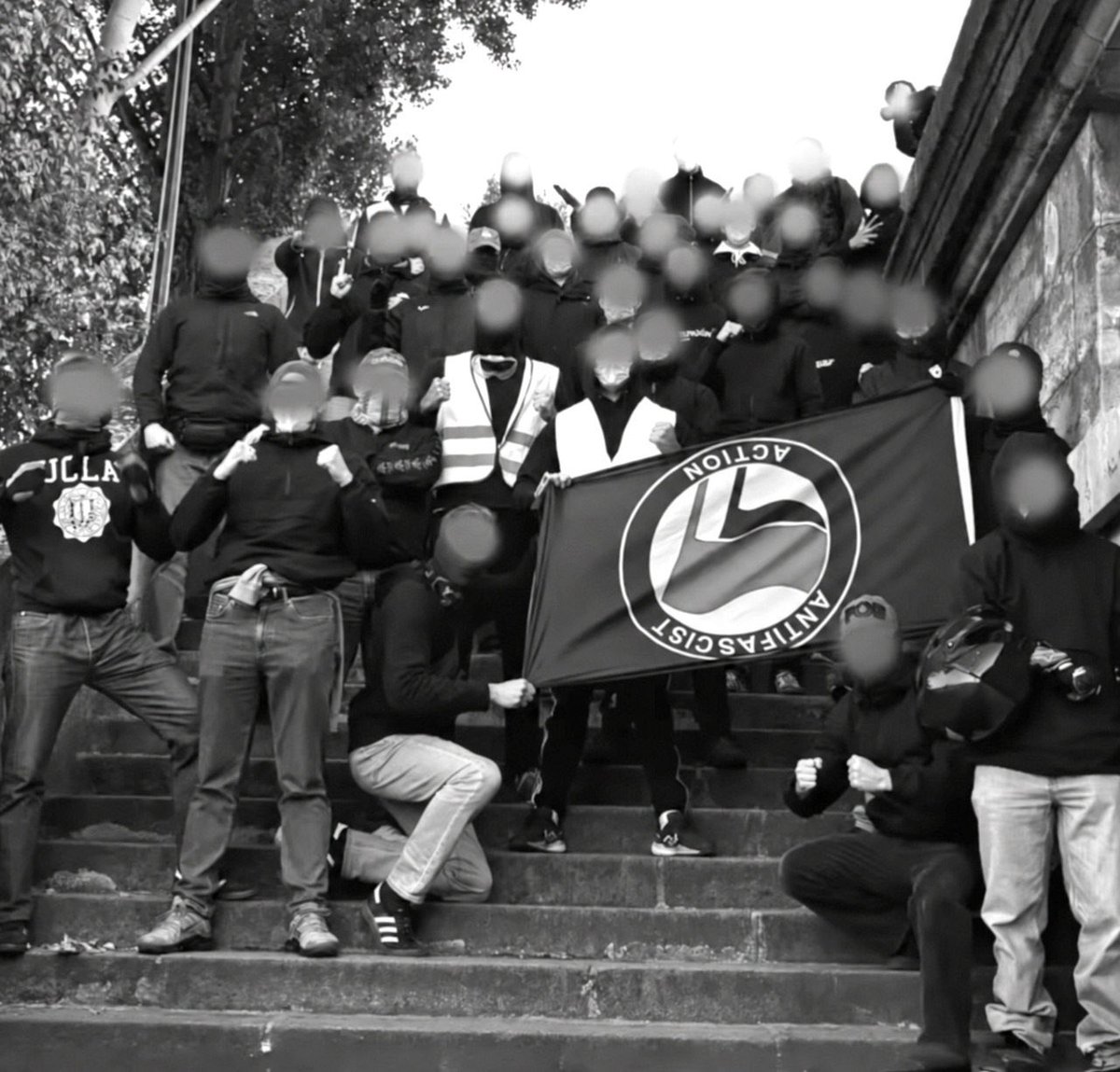 hooliganscz1999's tweet photo. 17.10.2026🇫🇷Paris nationalists Defend France, click here for more: https://t.co/y8fuBAZKGe

All in one place. Tap to download.
🔗 https://t.co/OD7UtlR4i5 https://t.co/faU36gg37R