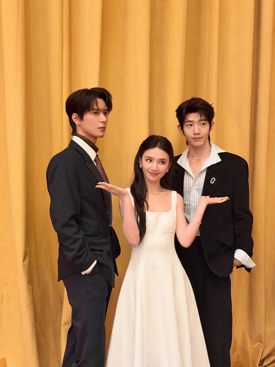 comcom_321's tweet photo. #장시안 #章时安 #ZhangShian #ShawnZhang https://t.co/zr6iyEt5ew