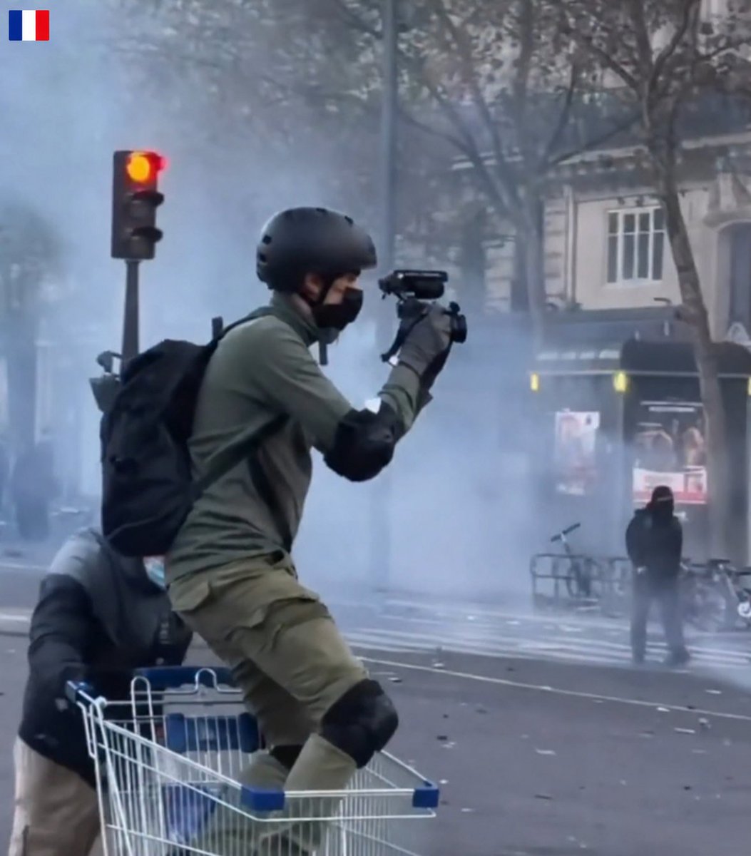 CIPHER_0101's tweet photo. 🚨🇲🇫

When you look at France today, the real problems aren't hard to spot: public debt is soaring, poverty is visibly growing, schools are underfunded, and hospitals can barely keep up with the demand. People have simply lost faith in the institutions supposed to protect them.

And yet, tune into the news, and almost all you see are footage of smashed shopfronts and burning streets.

That raises an obvious question: who actually wins when the entire national conversation gets reduced to a debate about rioters? It’s extraordinarily convenient for those in power when everyone is arguing over broken windows instead of talking about where the country is actually headed.

When a government can no longer justify its economic and social record, shifting the focus onto street violence is the easiest way out. The outrage gets redirected, and the systemic failure gets lost in the smoke.