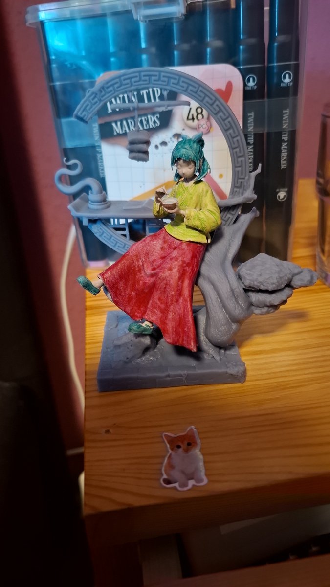 Yukimelrics's tweet photo. Really shitty paint job but the figure is like TINY TINY and i used watercolor lol https://t.co/2ivyVuqaOK