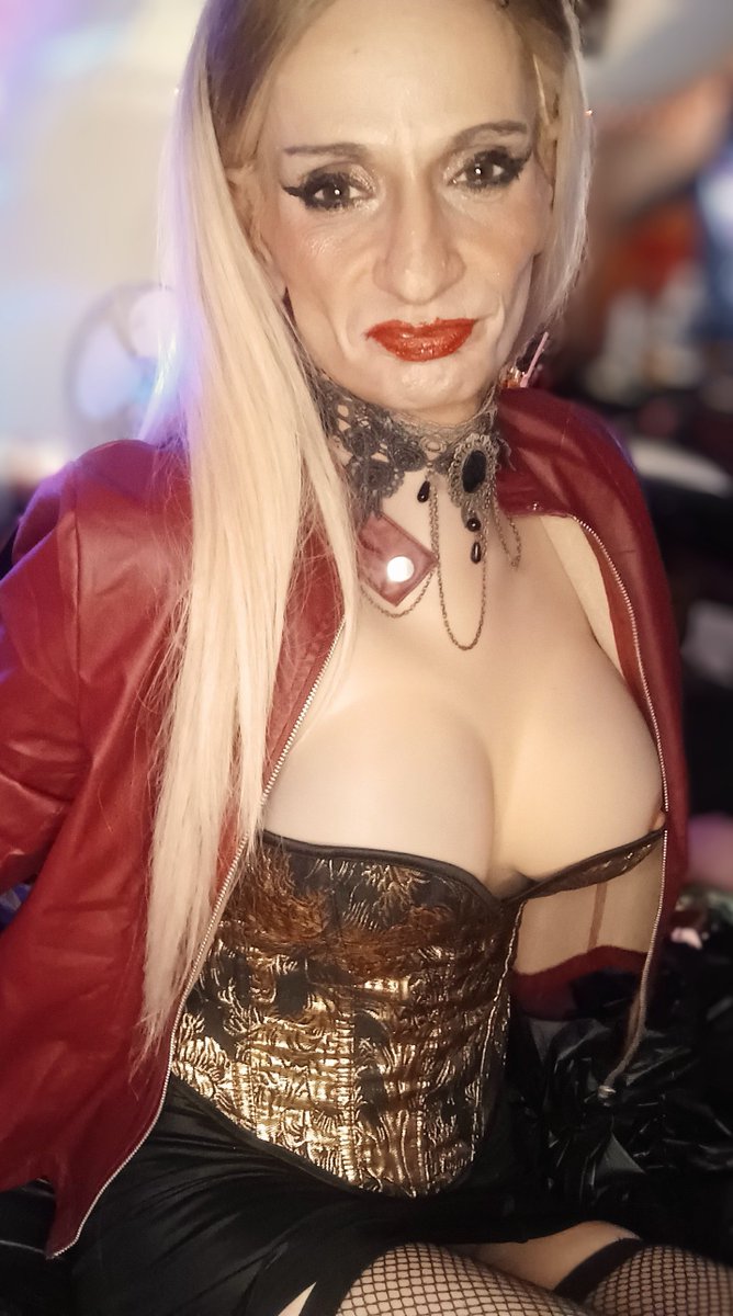 LucySecret8's tweet photo. New outfits xxx https://t.co/GRGL2Ksb8M