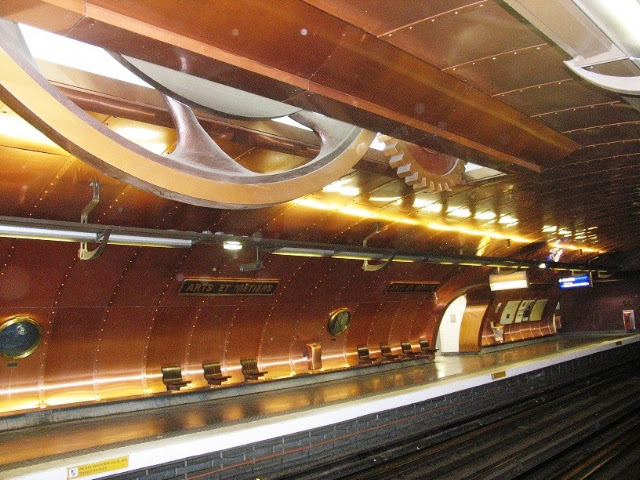 Paris_all_about's tweet photo. Life goes on underground - Arts et Métiers. https://t.co/FLOirScaD0 https://t.co/lYLTrcwRCO