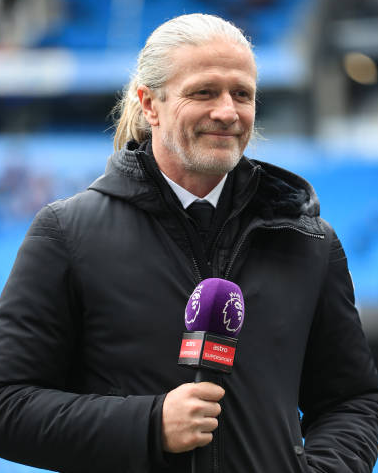 EPLworld's tweet photo. 🗣️🇫🇷

إيمانويل بيتيه - لاعب سابق: "أنا أحب بلدي."

"أحب جميع الأجانب الذين يحبون بلدي، ويريدون الاندماج في المجتمع الفرنسي."

"أما الآخرون جميعًا، بدءًا بالفرنسيين الذين لا يريدون لفرنسا أن تبقى على ما هي عليه، فعودوا من حيث أتيتم."

"وأما أولئك الذين وُلدوا وهم يحملون جواز سفر فرنسيًا، فارحلوا! لم نعد نريدكم هنا."

"أتحدث إلى الطبقة السياسية، بدءً برئيسنا العزيز إيمانويل ماكرون."

"كونوا حذرين للغاية بشأن ما ستفعلونه، وما ستقولونه، وكيف ستحمون المواطنين الشرفاء في فرنسا."

"لقد طفح الكيل، ولم يعد هناك ما يمكن تحمّله."

"لا توجد أموال للشرطة، ولا للجيش، ولا للمستشفيات، ولا للمدارس."

"لا توجد أموال لأي أحد، باستثنائكم أنتم، أيها السياسيون."