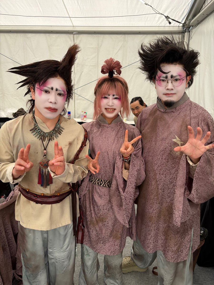 GagakuCo's tweet photo. 全身全霊で演奏するお二人の姿は、カッコ良すぎて、感動するのです。神谷さんは本番中はお隣にいたので、ライブ中でも、思わず見入ってしまいました。
みんな、命削って、音を紡いでる

#神谷洵平
#伊吹文裕
#伝雷
#ずとまよ平城京
#文禍伝雷 https://t.co/l2TW6R27t4