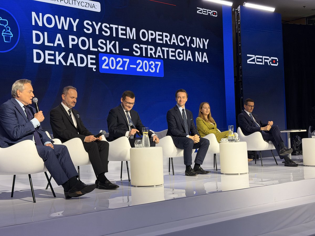 szeptycki's tweet photo. . @Kpelczynska podczas forum „Idee dla Polski” @InstSobieskiego :
„To nie sztuka napisać strategię. Sztuką jest ją zrealizować. Potrzebujemy strategii, która obejmie kluczowe zagadnienia - podatki, emerytury, system wsparcia społecznego, inwestycje publiczne.”

@PL_2050 @MFIPR_GOV_PL