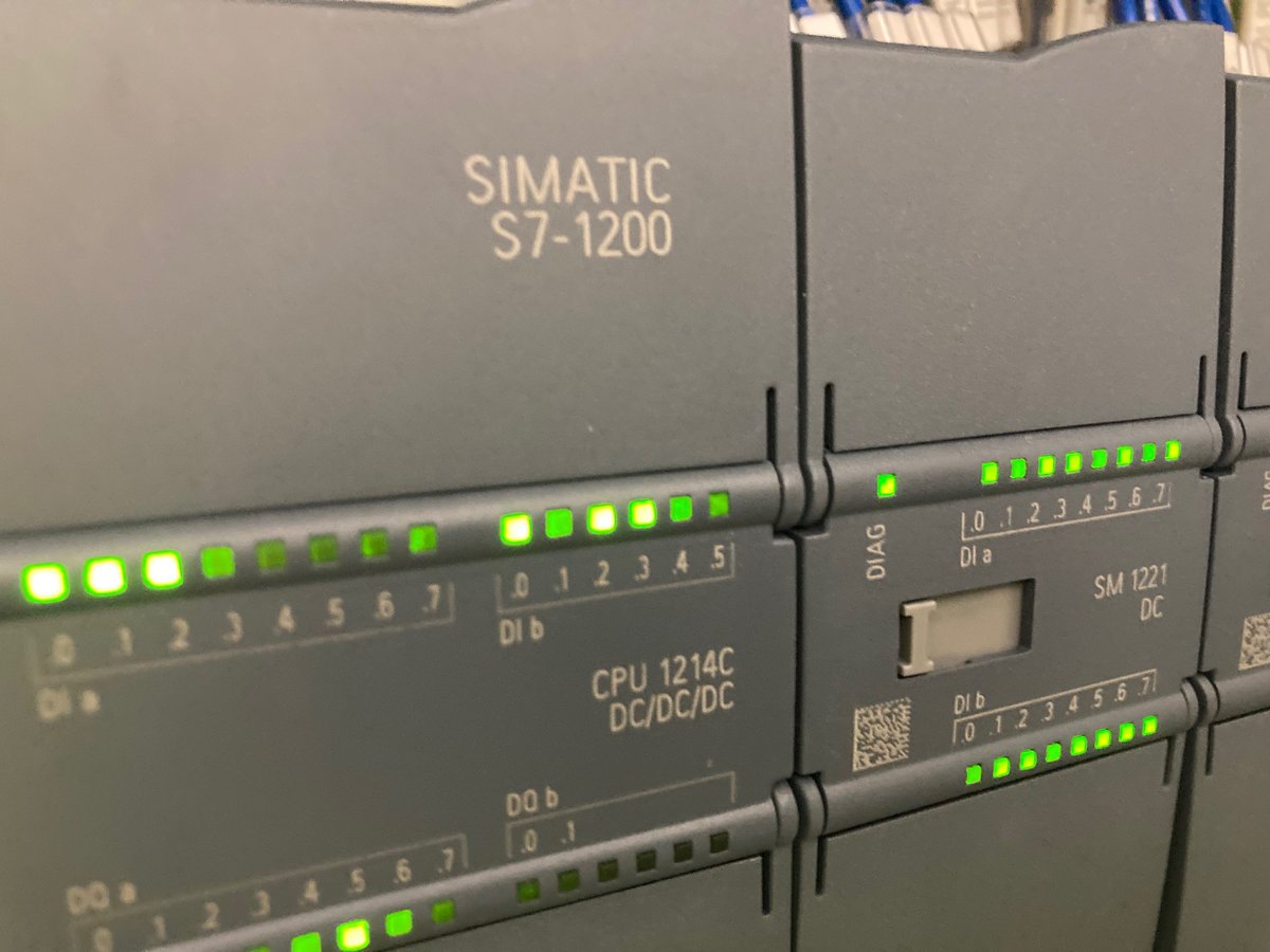 AcquireControl's tweet photo. Top PLC Manufacturers by Global Market Share:

Siemens: ~30% to 33%
Rockwell Automation: ~22%
Mitsubishi Electric: ~10% to 12%
Schneider Electric: ~8% to 10%

#ControlSystems
#Automation https://t.co/aTafDYTDcC