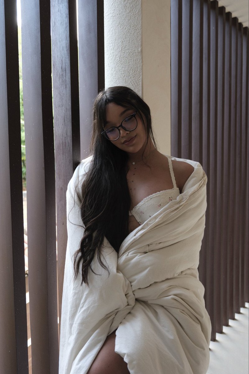 tsbonbons's tweet photo. spent the day wrapped up in bedding and pretending it was intentional 😌 https://t.co/enxiRIyZ5f