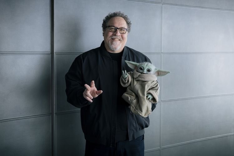 starwars_ib's tweet photo. 本日、10月19日はマンダロリアンの生みの親である、ジョン・ファヴロー氏の60歳の誕生日🎂
マンダロリアンを創ってくれてありがとうございます！
HappyBirthday @Jon_Favreau https://t.co/BZQXgP6ywJ