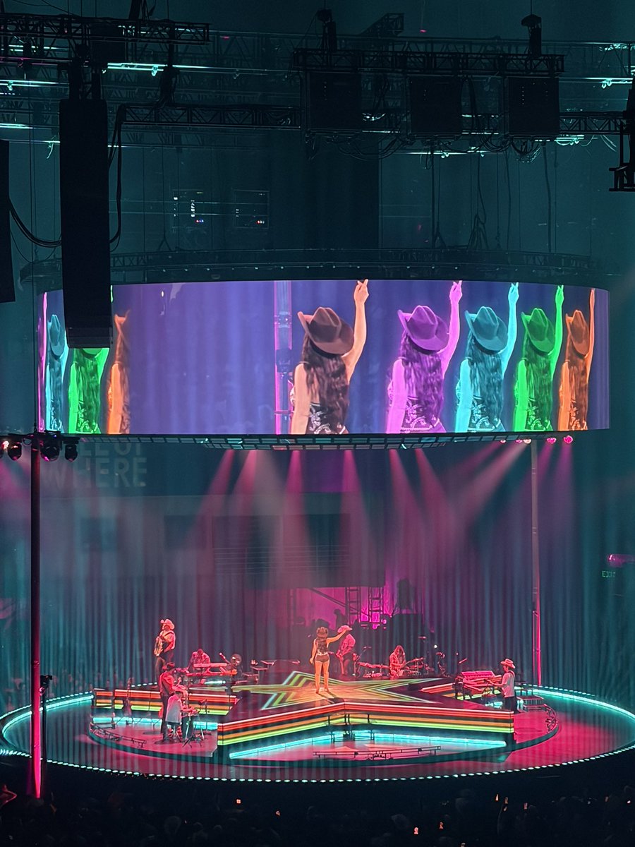 emercbe's tweet photo. @leonrides Kacey tonight was magical!! https://t.co/j2LKd540aF