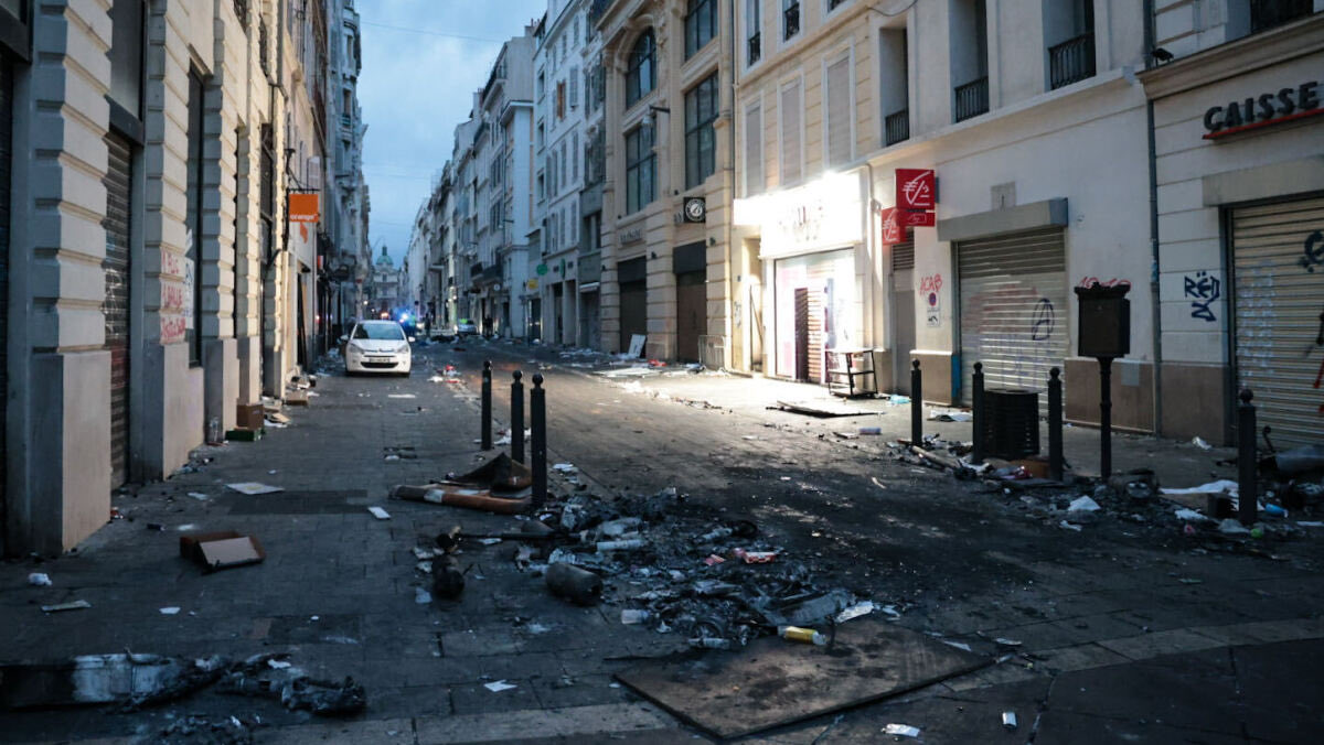 LeDirectInfo's tweet photo. 🔴🇫🇷 URGENT l TOUS LES RASSEMBLEMENTS SONT INTERDITS ENTRE 12 HEURES ET 20 HEURES DANS LA VILLE DE MARSEILLE ‼️‼️‼️ https://t.co/NiKHStS0hT