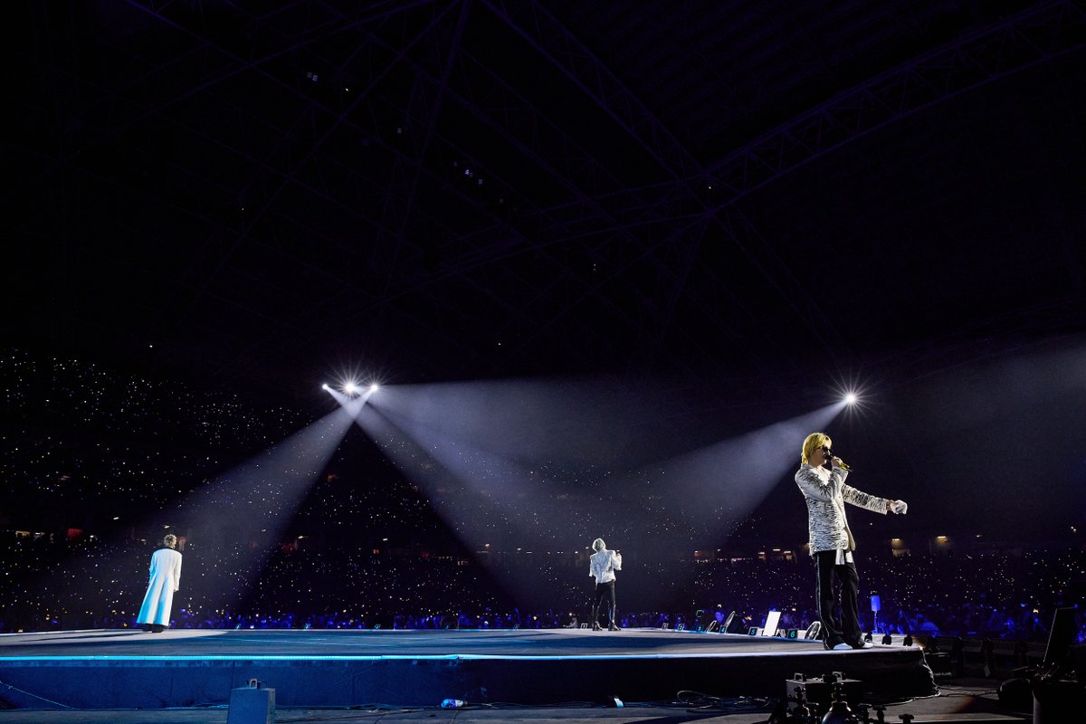 aegpresentsasia's tweet photo. SINGAPORE https://t.co/tMfmOzLJ9h, thank you for your incredible energy, we truly had a FANTASTIC time.  🔥 The party continues... Next stop Hanoi!  ✈️➡️

📸 YG Entertainment

#BIGBANG #COSMOS_WORLD_TOUR #BIGBANG_IS_BACK #20thAnniversary #YG #AEGPresentsAsia https://t.co/VNwQ35M0gO