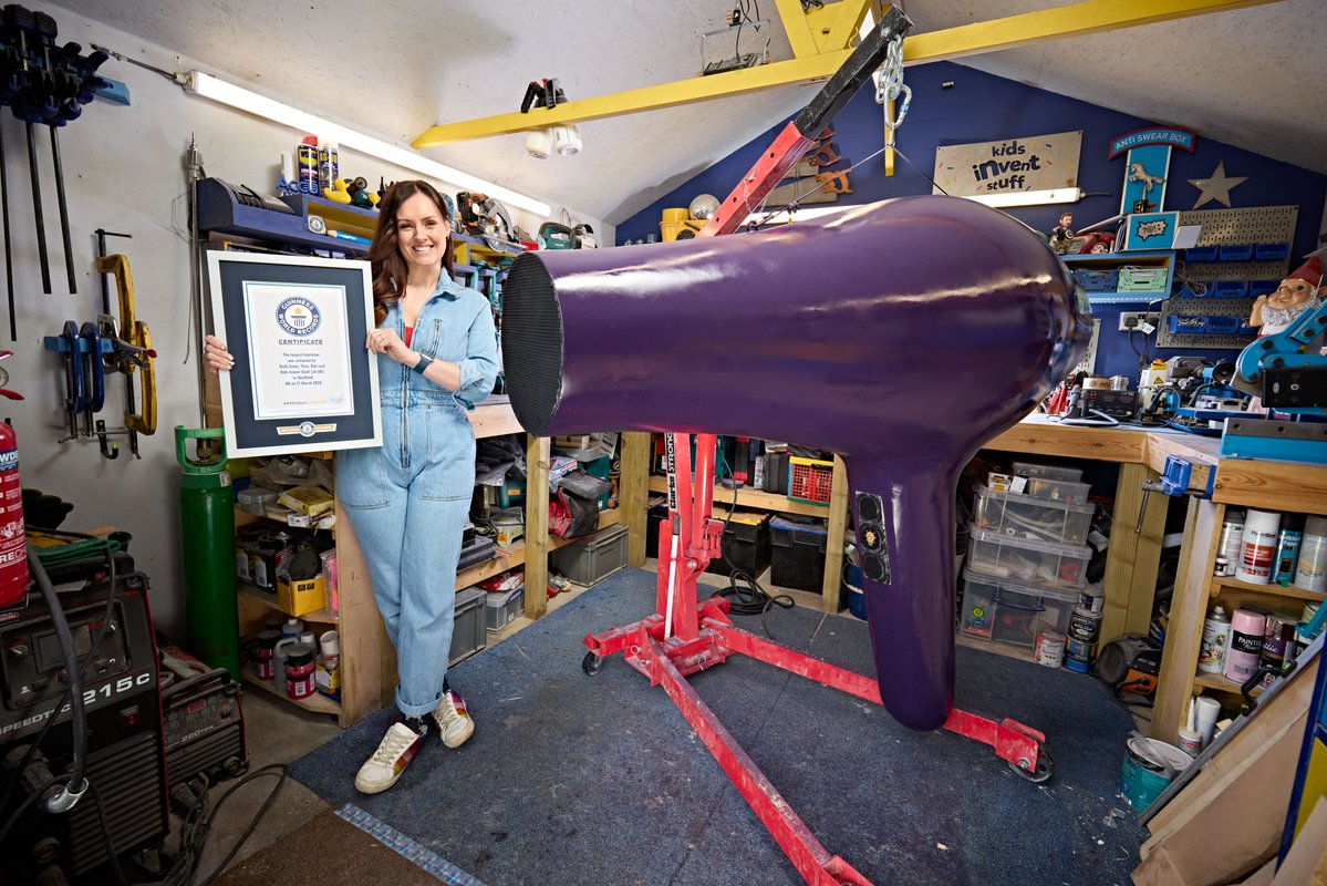 IPEmagazine's tweet photo. IPE MAGAZINE - World’s largest hairdryer enters Guinness Book of Records
@AccuComponents #Fastenings #Components
https://t.co/gFI4jUDyoz https://t.co/sY9LnUGZH9