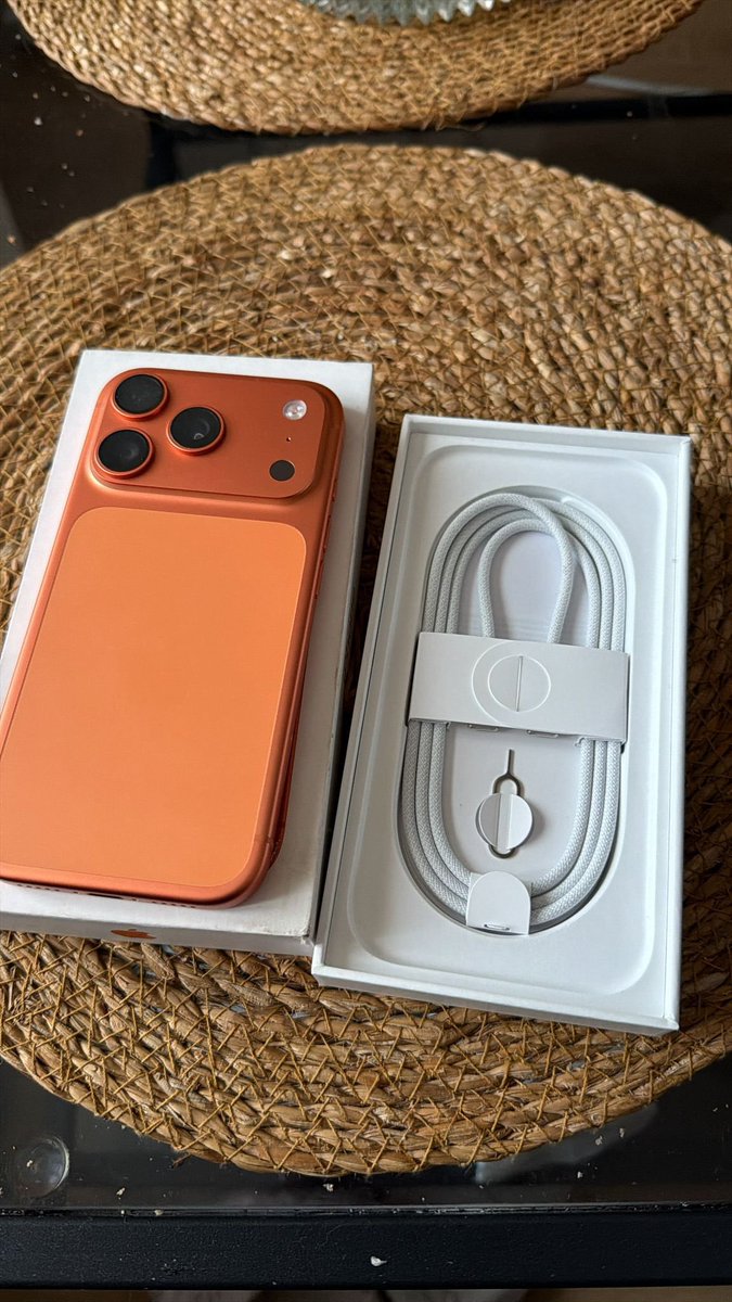 MuratBeyBorsaa's tweet photo. Söz vermiştim. İphone 17 Pro Max’i olmayan kardeşlerim burada mı? Bu iPhone'u hediye edelim.Murat abinizden 1 takipçime 1 İphone. Şart şurt yok. 

Programla seçebilmem içim beğeni, yorum yeterlidir. Süre 30 saat. Bol şanslar 👍 https://t.co/nGpo1j7r6s