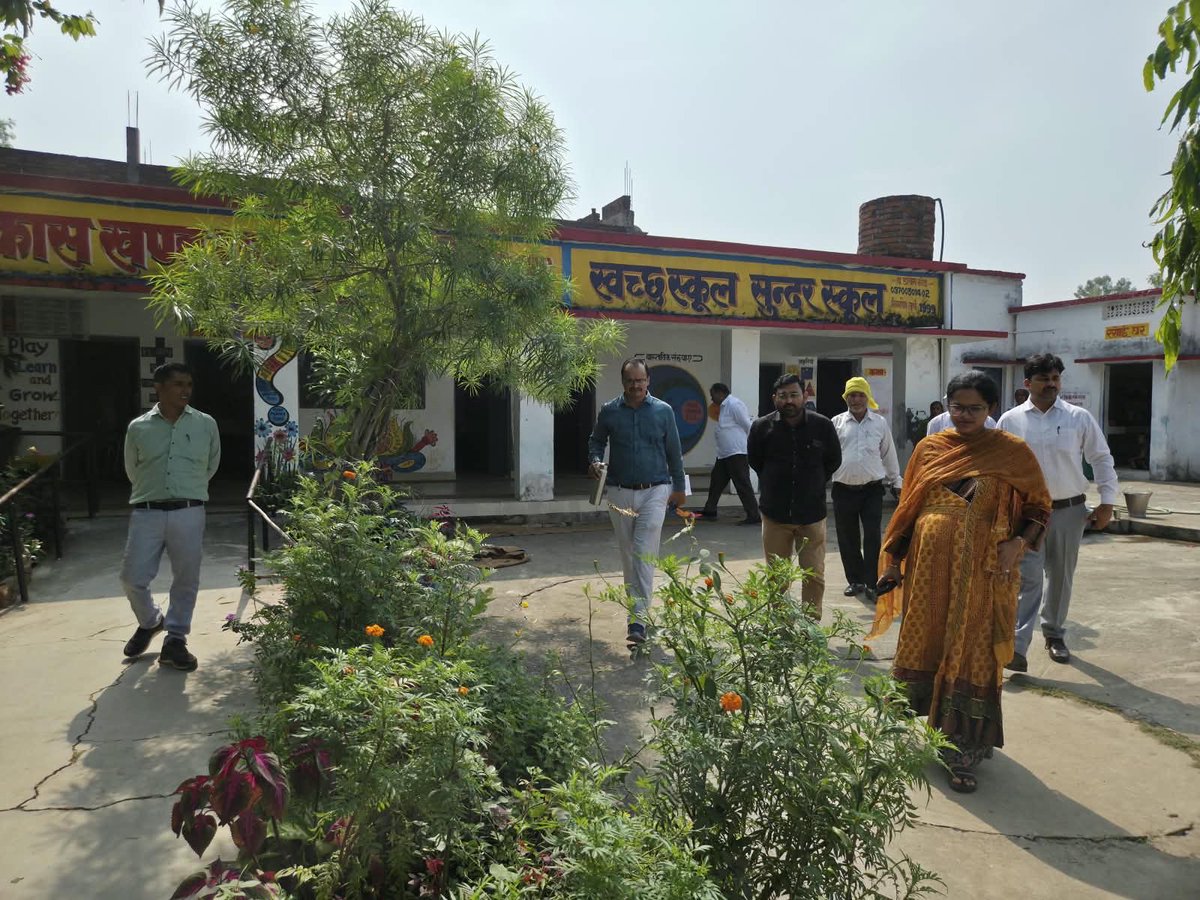 cdosbr's tweet photo. जनपद #सोनभद्र में निर्वाचक नामावलियों के विशेष संक्षिप्त पुनरीक्षण के तहत बूथों का निरीक्षण कर ��ुनरीक्षण कार्य की प्रगति एवं व्यवस्थाओं का जायजा लिया गया तथा संबंधित अधिकारियों को आवश्यक दिशा-निर्देश दिए गए।
@UpRuralDev @DmSonbhadra @CMOfficeUP @ECISVEEP @ceoup https://t.co/Z7BwhgBGDN