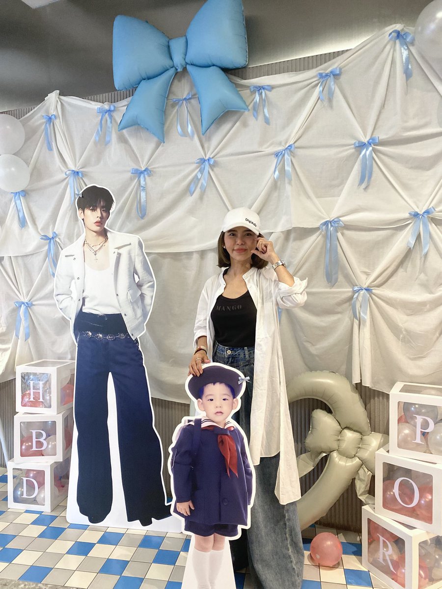 OUA24thDwithPOR's tweet photo. ขอขอบคุณหม่าม๊าเปิ้ลที่แวะมาหากันที่งาน 
𐐪 Once Upon A 24th Dream With Por 𐑂 นะคะ 🐻‍❄️🎂💘

#The24thBloomOfPor
꒰ #OnceUponA24thDreamWithPor #Porsuppakarn ꒱ https://t.co/Gn2zZqvlx8