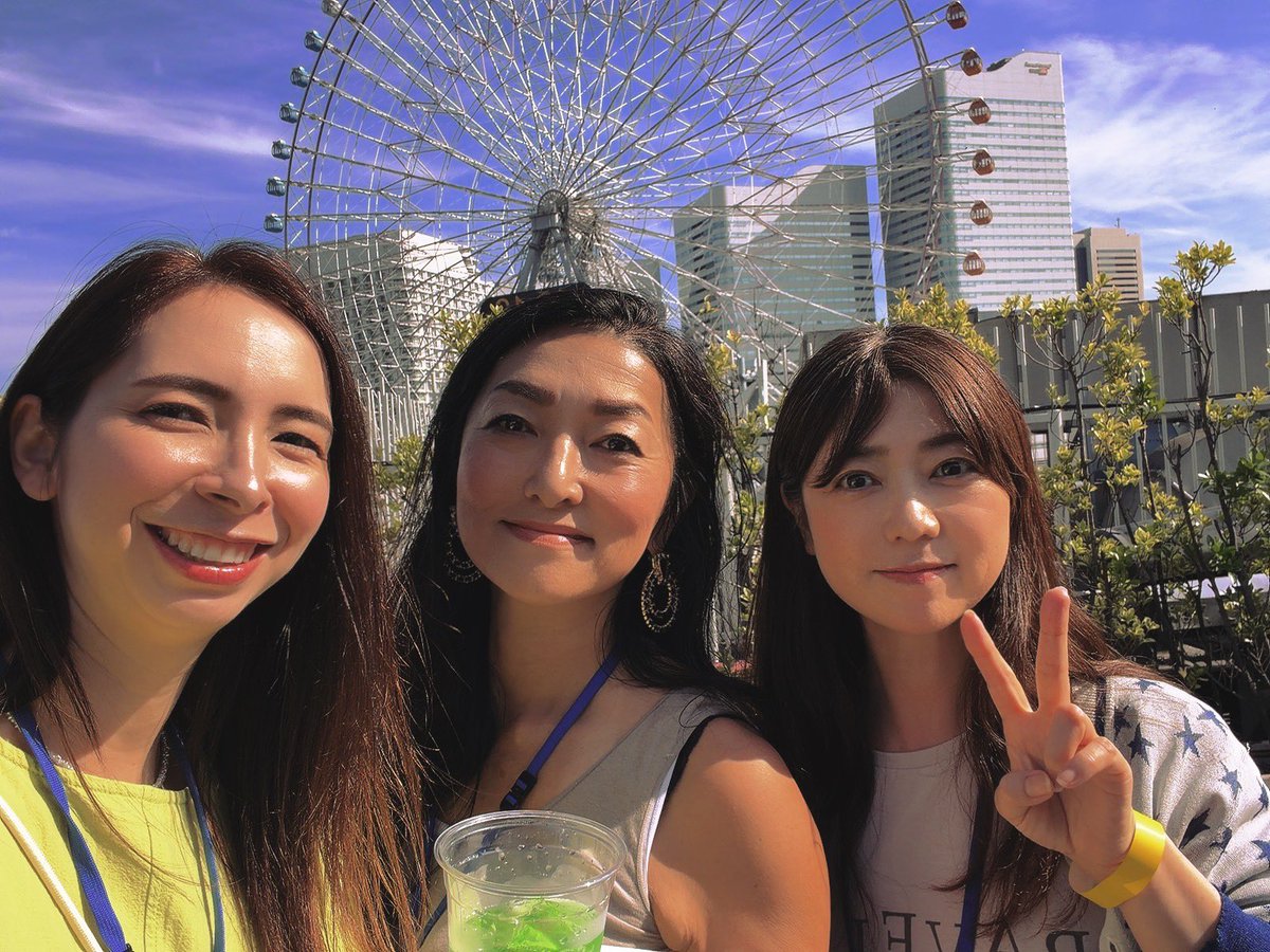 asuka_anny's tweet photo. 今日はイノベ大の交流会に
参加してきました〜😊✨

行ってめっちゃびっくり!!

あべさんが特別ゲストに🫶🏻😆💕
@abe_belnon 

いつも初対面とか話しかけるの
結構勇気いるタイプの私ですが
興奮してちょっとグイグイめに
話しかけてしまいましたが
快く写真まで撮ってくれました🎉

先月お友達になったまほさんと
楽しく一緒に行って

オンラインの色んな所で
一方的に知っていたブッカーちゃん
とも初めましてして即盛り上がり🥰

ワンダフル界隈メンバーさんや
ステップ生ともたくさんお話できて
あっという間の2時間でした😄🙌🏻

ガチの炎天下に日焼け止め忘れて
カナシミだったけど笑

楽しく学びにもなった有意義な
時間となりました✨✨

運営の皆さまお疲れ様でした🫶🏻🤩