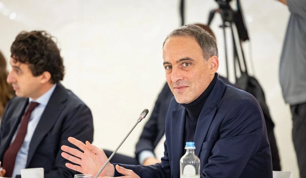 Treccani's tweet photo. Cosa è successo nel mondo negli ultimi sette giorni? Su #AtlanteTreccani, un riassunto degli eventi più importanti della settimana che si sta concludendo: https://t.co/OTYuTSsCDT https://t.co/TLj4AVQQum