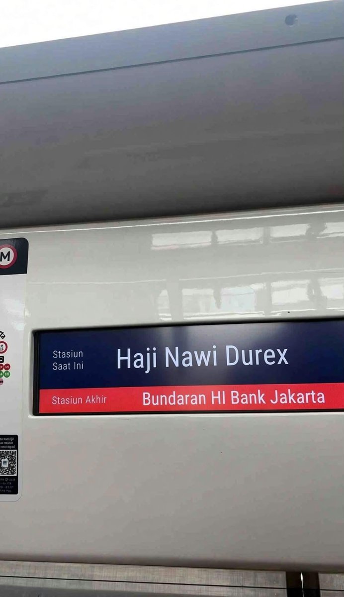 Pacinggembul22's tweet photo. "Haji Nawi Durex" itu 3 kata lucu anjir 😭

Oke lah Durex kalo mau pake naming right di MRT, tapi dari sekian banyak stasiun MRT kenapa Stasiun Haji Nawi 😭😭 https://t.co/kUyEZCJPTn