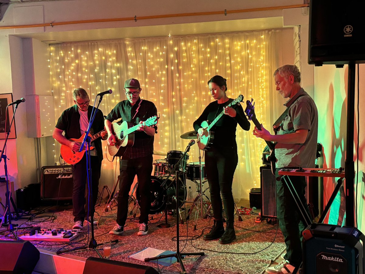 InLoveWithAView's tweet photo. Whanganui #CowPunksters “River City Riff Raff”,The Firebird Cafe , Levin,Horowhenua
Lazy Comparison: Paul Heaton/Richard Hawley with a large dash of Henry Priestman
Great to see a Doves style instrument change throughout the set, with a drummer moving to banjo
#LifeIsLive 🤘 https://t.co/ZFU7Vu0WrC