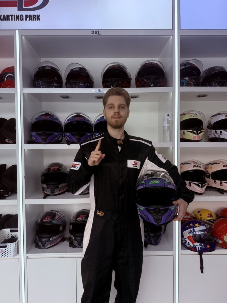 Demon1___'s tweet photo. F1 ready https://t.co/32xblPIIza