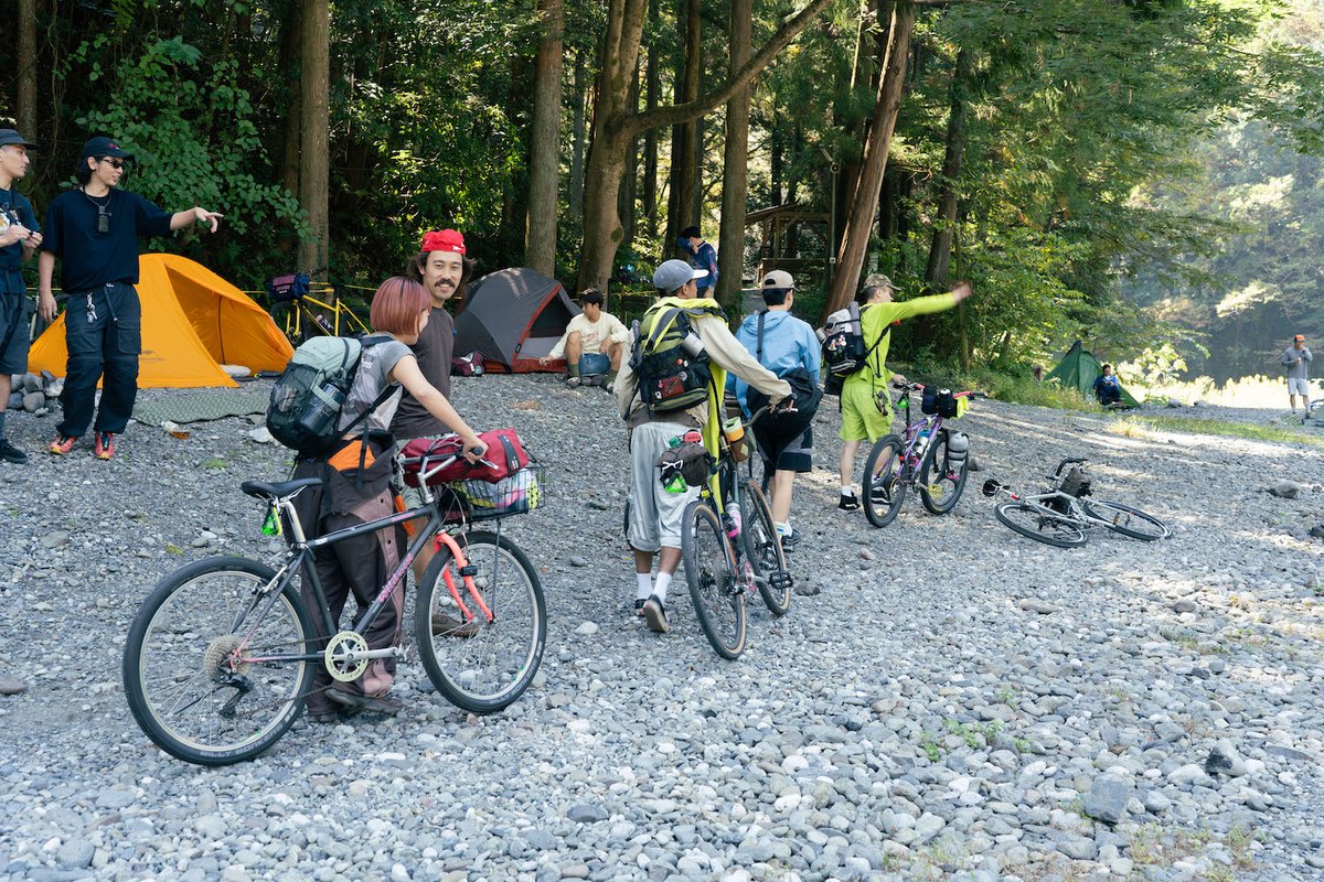 BLUELUG's tweet photo. BIKE＆CAMP 🏕🚲 ミンミン師団の様子🍃
をお裾分け📷それと世界各地から参加投稿がシェアされてきてるので→インスタをチェック👀
毎年やっていこうな企画の初回だけど、ぶっちゃけ時期に捉われず、なじみの仲間を誘ってキャンプ行く動機になれたなら僕らも本懐を遂げま<😇>
https://t.co/i9z83VxJyG https://t.co/APy5OkUitW