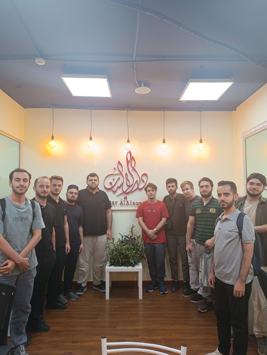 ihamwebsite's tweet photo. İHAM öğrencilerimiz, yurt dışı dil eğitimi kapsamında gerçekleştirilen 6 haftalık “Dar Al-Alsun” Arapça Dil Eğitimi Programı’nı başarıyla tamamlayarak sertifikalarını aldılar.
Öğrencilerimizi tebrik ediyor, başarılarının devamını diliyoruz. https://t.co/A0hdewPyXE