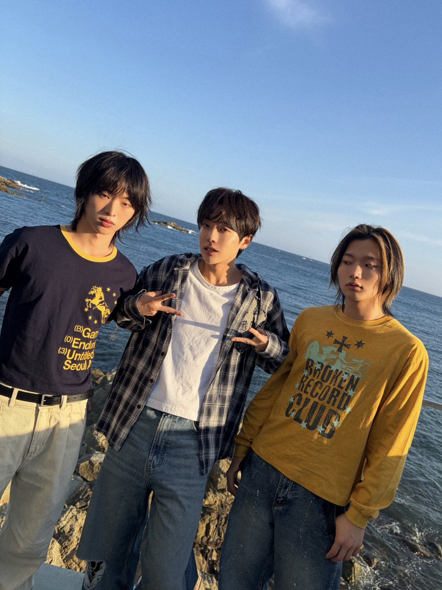 DragonPony_'s tweet photo. 송정 어반 비치 콘서트 ‘10월N송정’

푸른 바다와 함께 낭만으로 가득했던 하루 🎶🌊

🎼 SET LIST

01. Pity Punk
02. 이타심 (To. Nosy Boy)
03. Waste
04. 지구소년
05. Not Out
06. 모스부호
07. POP UP
+ 아 마음대로 다 된다!

#DragonPony #드래곤포니 https://t.co/vDg7KlydTd