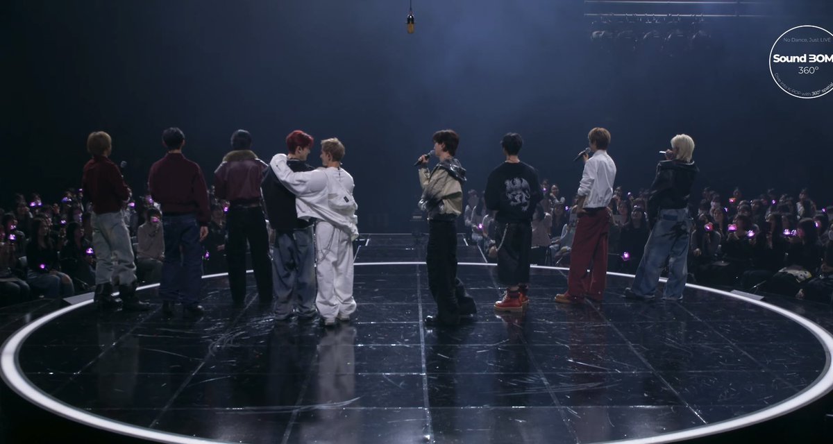 purplejjk14's tweet photo. spot the couple easy edition 🐶🐰💕 https://t.co/m3IOsNFqbN