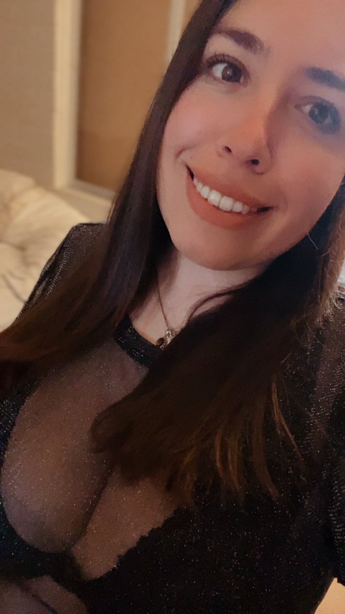 softviolet_'s tweet photo. Amo salir de noche en primavera, tiene algo que te hace más libre y alegre 💜 🙈. Pd: me porte como una niña buena  (creo)😇. (Se viene el ganador 😳😳) https://t.co/1m8QMg6iSl