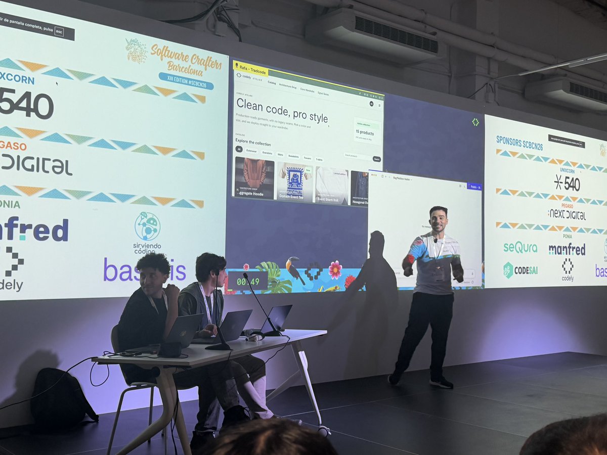 picsoung's tweet photo. Live performance time at @bcnswcraft by @CodelyTV team comparing old school coding vs. AI-assisted 

#scbcn26 https://t.co/FPizauoiNb