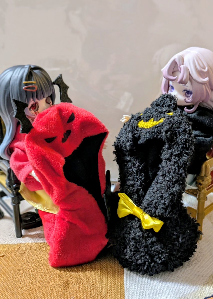 engrey0027's tweet photo. 今週は、めっちゃ忙しくてやっとドールちゃん達と過ごせる時間が作れました💕

ハロウィンのお互いの衣装を見せ合う仲良しな二人です🎃

#ブラインドドール
#ドール好きさんと繋がりたい https://t.co/pSCeDBwvaR