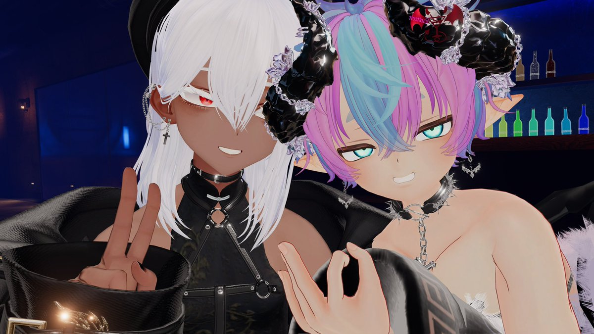 FullRamd's tweet photo. 最後のは角がめり込んで笑ってるわたくし
#VRC_Lustroir https://t.co/DbhlvCf3b8