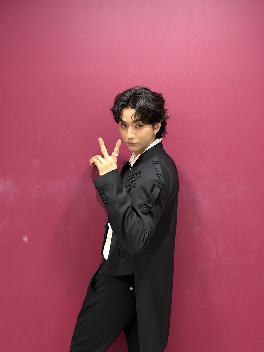 XH_official's tweet photo. 음중 완료💜

#XdinaryHeroes 
#Ode #오드 https://t.co/EzcNUKTcRh