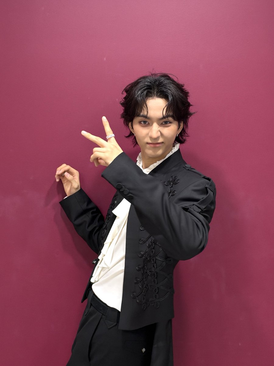 XH_official's tweet photo. 음중 완료💜

#XdinaryHeroes 
#Ode #오드 https://t.co/EzcNUKTcRh