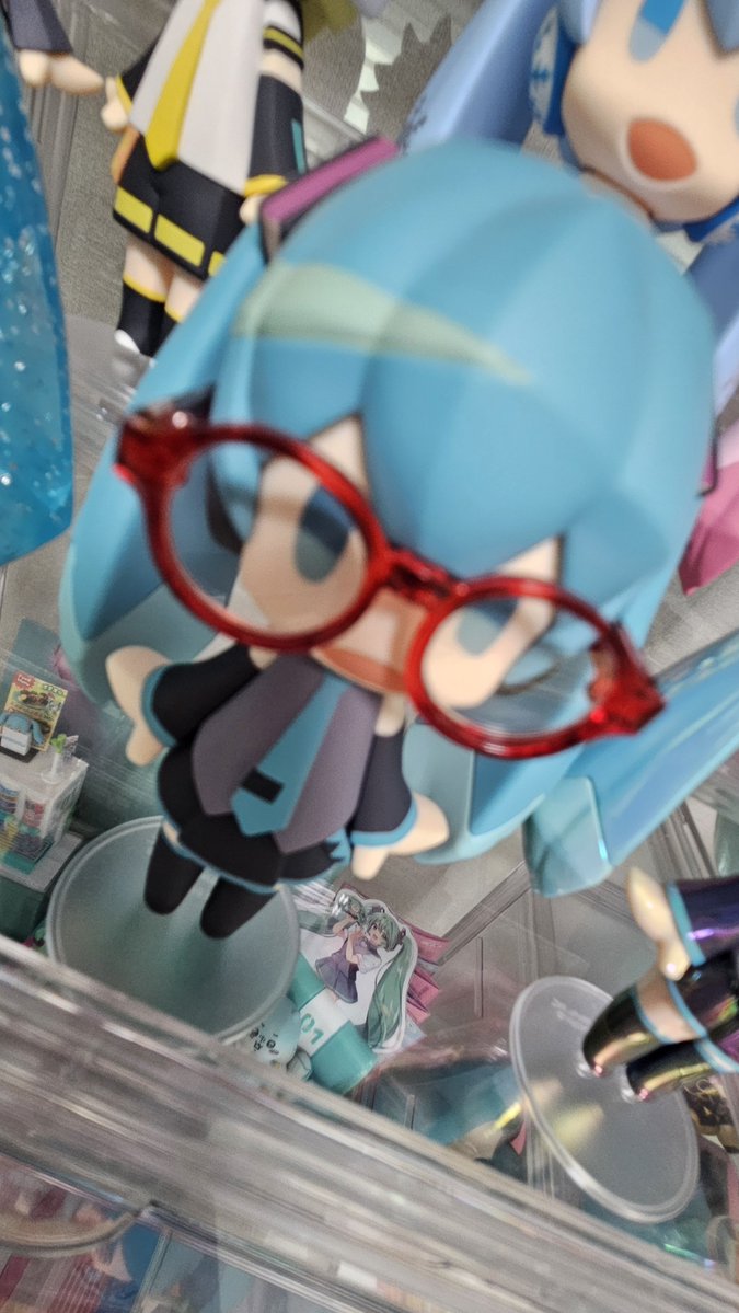 n4n9b's tweet photo. ╭─────────────╮
            언니 나랑 로블록스 하자
╰─ v ───────────╯ https://t.co/TD6aNhPv5F