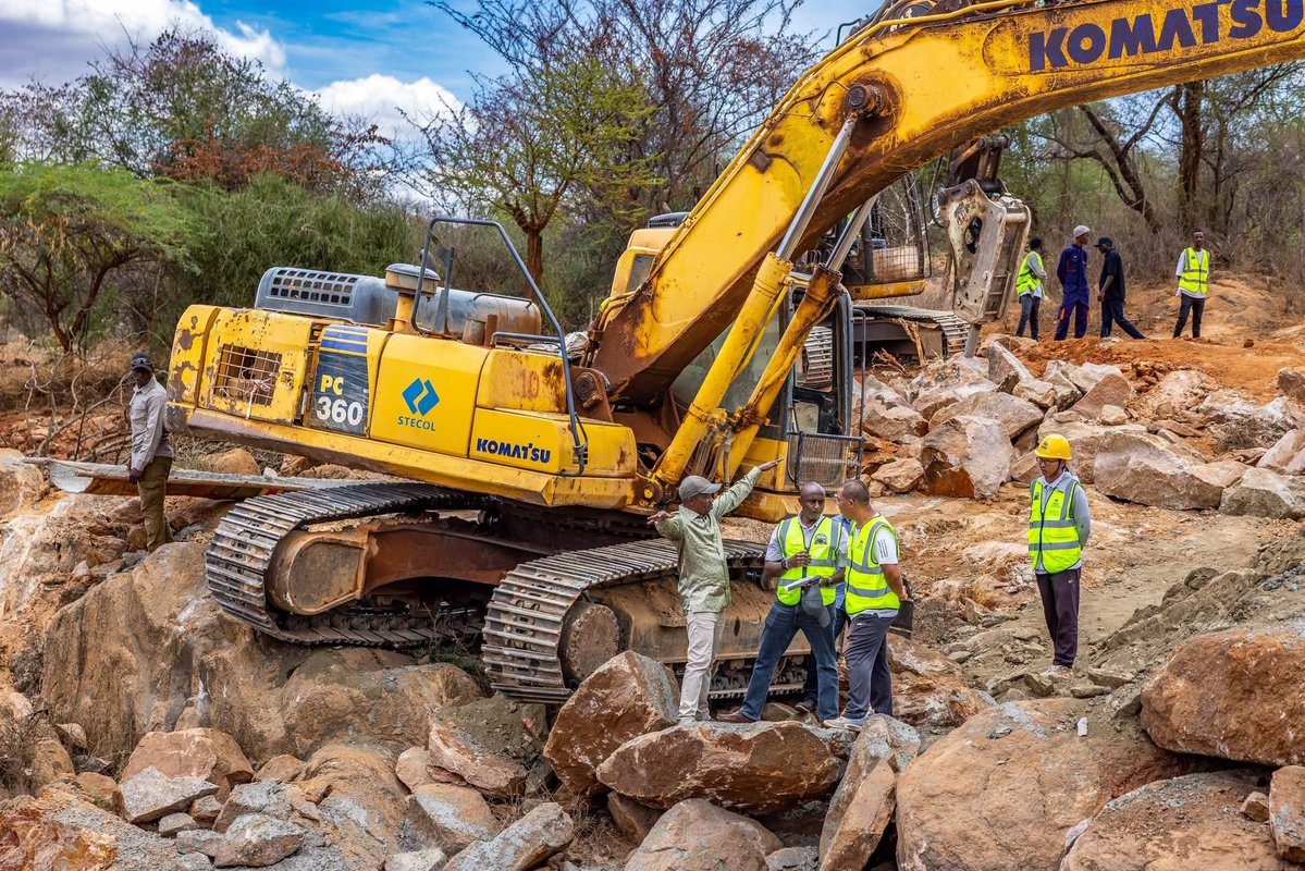 _KithureKindiki's tweet photo. MUREO MBURAGA, THARAKA CONSTITUENCY, THARAKA NITHI COUNTY 

SATURDAY, OCTOBER 17, 2026

The Government will expand and tarmack afresh the dilapidated 40 kilometer Chiakariga- Marimanti- Gatunga Road, on a new contract of 1.2 billion shillings.

Early works on the worst sections of the road have commenced, including building a new Thingithu Bridge to forestall further risks on motorists and travellers.

515 kilometres of roads have been prioritized for tarmacking at a cost of 35 billion shillings.

Inspected ongoing early works, directed roads authorities to ensure quality works, timely completion and prioritization of local youths for job opportunities.