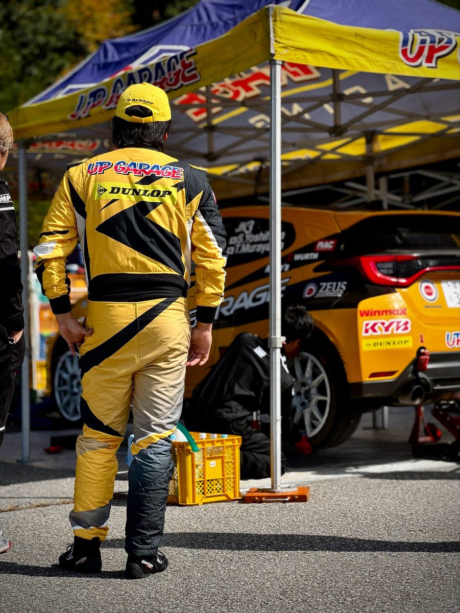 shota_RALLY's tweet photo. 【JAF全日本ラリー選手権】
Rd.8 ハイランドマスターズ

Day1はSS1ベストからの
SS2ちょいコースオフという
波乱のスタート💦

SS5で石か何かを拾ってバースト…
他1本もダメージがあったようで
2本タイヤを失い
デイ離脱となりました
鳥屋の荒れた道の餌食となってしまいました……

久しぶりに表彰台争いできて
よかっただけに悔しいです

明日は気を取り直して
DAY2上位を目指します🔥

#アップガレージ #CUSCO #DUNLOP #WinmaX
