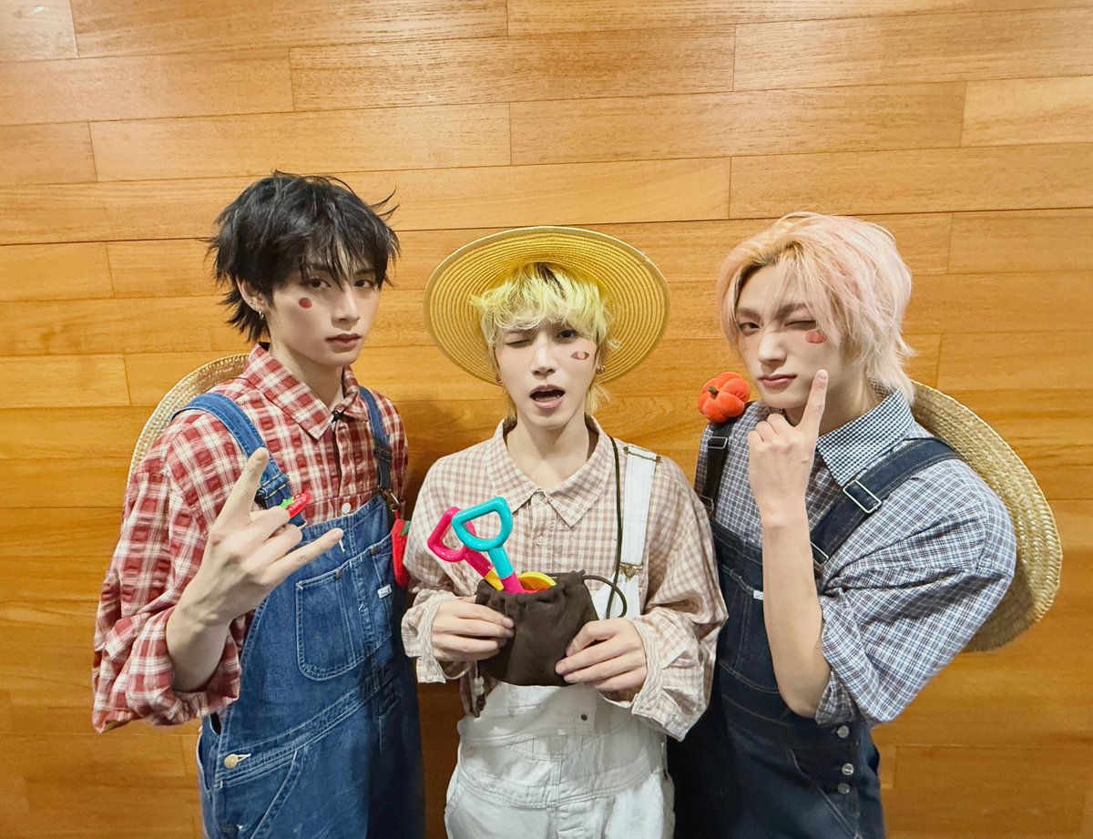 kawaii2oo3's tweet photo. かわぃぃ農夫さんたちmcおつかれさま👨🏻‍🌾👨🏻‍🌾👨🏻‍🌾 https://t.co/0juB4ixvBS