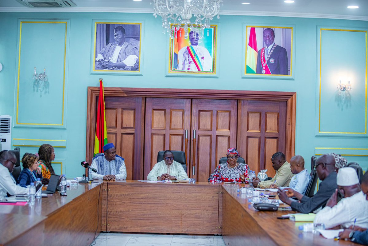 assembleeguinee's tweet photo. 𝐒𝐚𝐧𝐭𝐞́ 𝐩𝐮𝐛𝐥𝐢𝐪𝐮𝐞: 𝐆𝐚𝐯𝐢 𝐬𝐨𝐥𝐥𝐢𝐜𝐢𝐭𝐞 𝐥’𝐚𝐜𝐜𝐨𝐦𝐩𝐚𝐠𝐧𝐞𝐦𝐞𝐧𝐭 𝐝𝐞 𝐥’𝐀𝐬𝐬𝐞𝐦𝐛𝐥𝐞́𝐞 𝐧𝐚𝐭𝐢𝐨𝐧𝐚𝐥𝐞 𝐩𝐨𝐮𝐫 𝐫𝐞𝐧𝐟𝐨𝐫𝐜𝐞𝐫 𝐥𝐚 𝐜𝐨𝐮𝐯𝐞𝐫𝐭𝐮𝐫𝐞 𝐯𝐚𝐜𝐜𝐢𝐧𝐚𝐥𝐞 𝐞𝐧 𝐆𝐮𝐢𝐧𝐞́𝐞

https://t.co/nt6FSnRhpf

#AN #AlloAN #AGENDA #ANGN https://t.co/RVyWYRx6o3