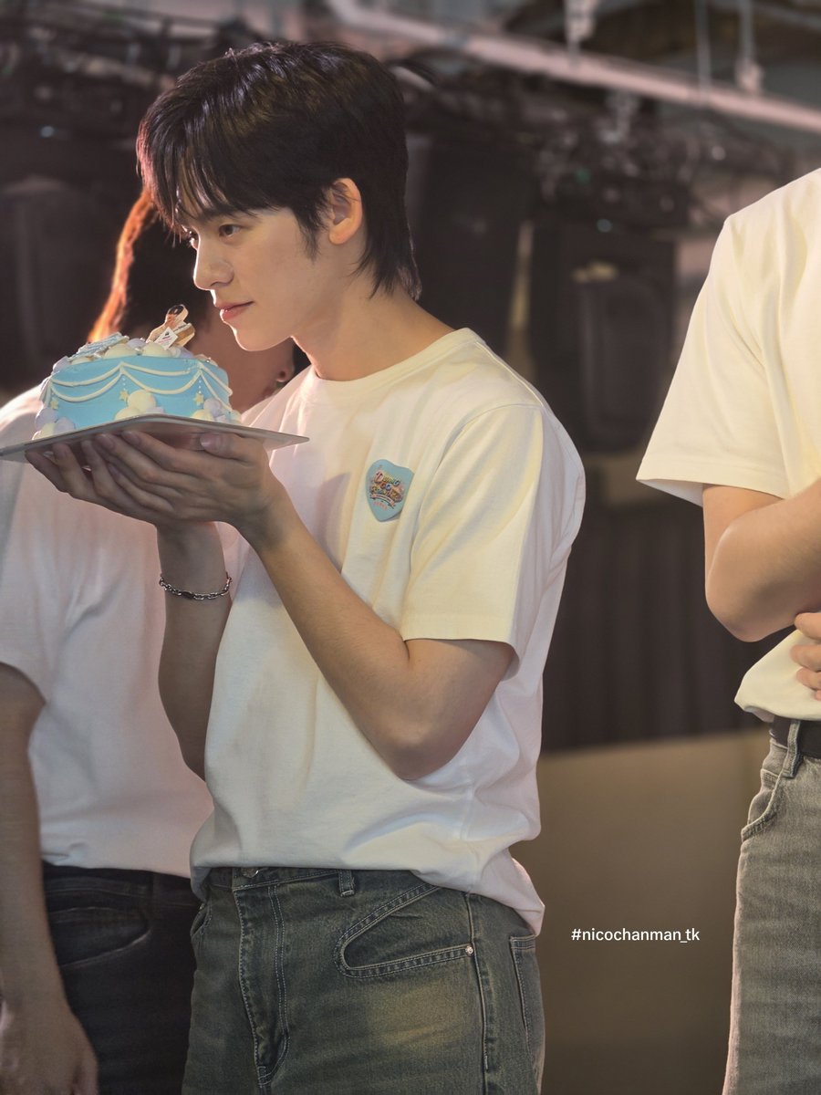 nicochanman_tk's tweet photo. 261017 DWYサイン会
PorくんHappy Birthday♥️♥️
直接お祝いできてよかった🎉
#DuangFansignInJapan https://t.co/iVSZGw5qx6