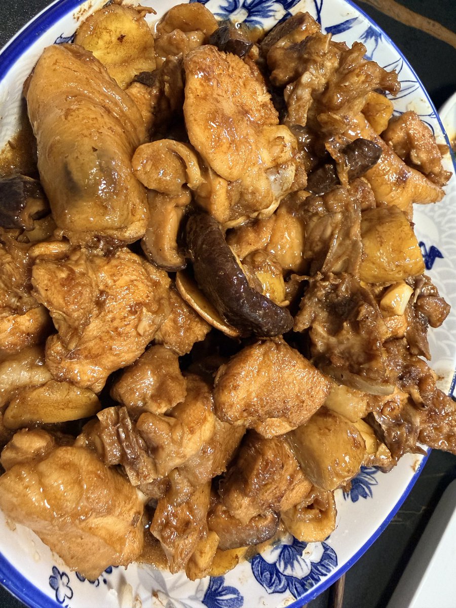 ivylau211's tweet photo. 今天学的新菜

板栗香菇滑鸡

味道不错 https://t.co/NzJCDAIC4U