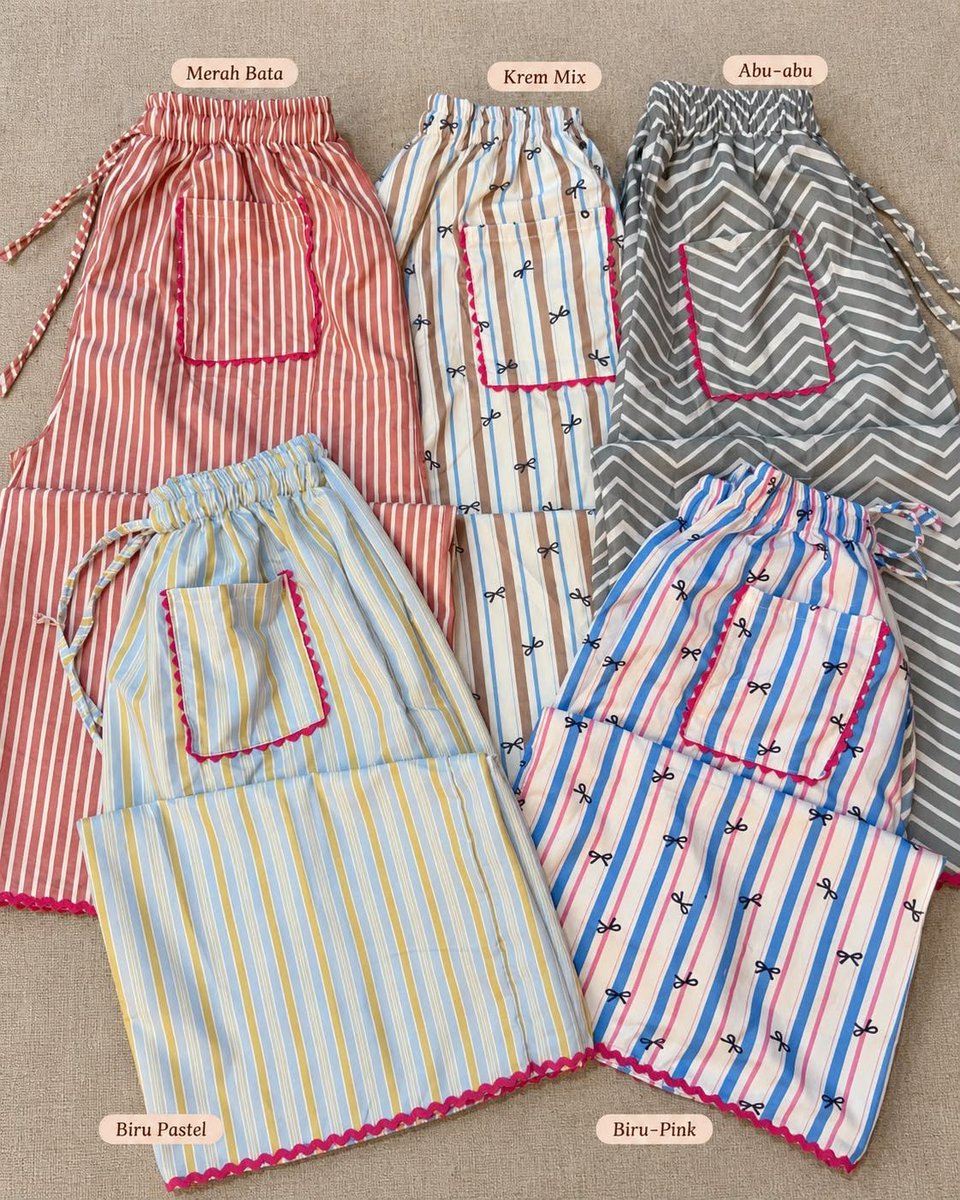 Namioffic's tweet photo. *KULOT FLOURE*

Note : pinggang karet!!
 (ada tali buat adjust aktif).

Bahan : Soft katun poplin
Panjang -+95 cm
Lp -+60 cm
Maks BB 55kg 

*Warna :*
- Merah Bata
- Krem Mix
- Abu Abu
- Biru Pastel
- Biru Pink

Harga di bawah 100k guys
Yg minat cuss dm 😍 https://t.co/n0E9UgFVTL