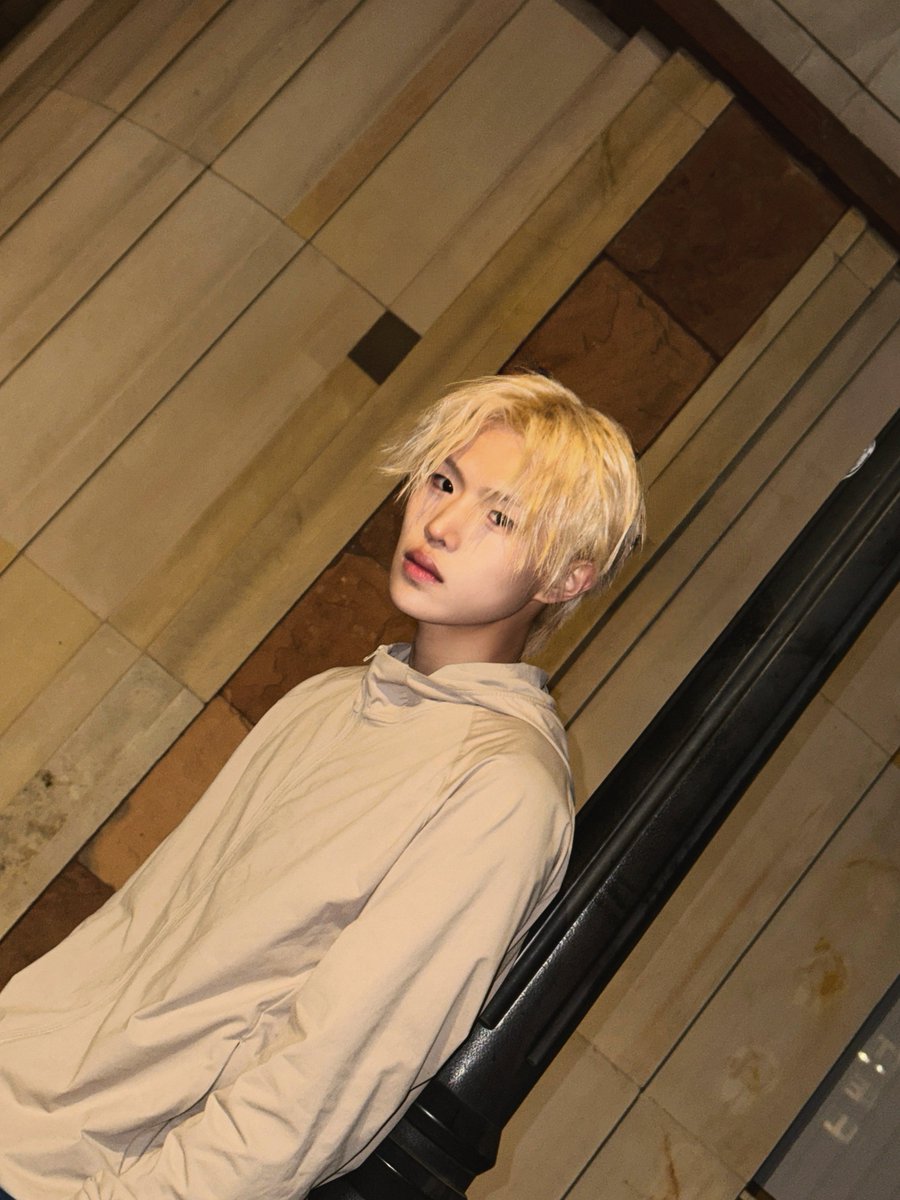 POW_grid's tweet photo. [#JUNGBIN]
Kocham cię 🩵
#POW #파우 #정빈 https://t.co/X3dU7YY6H8